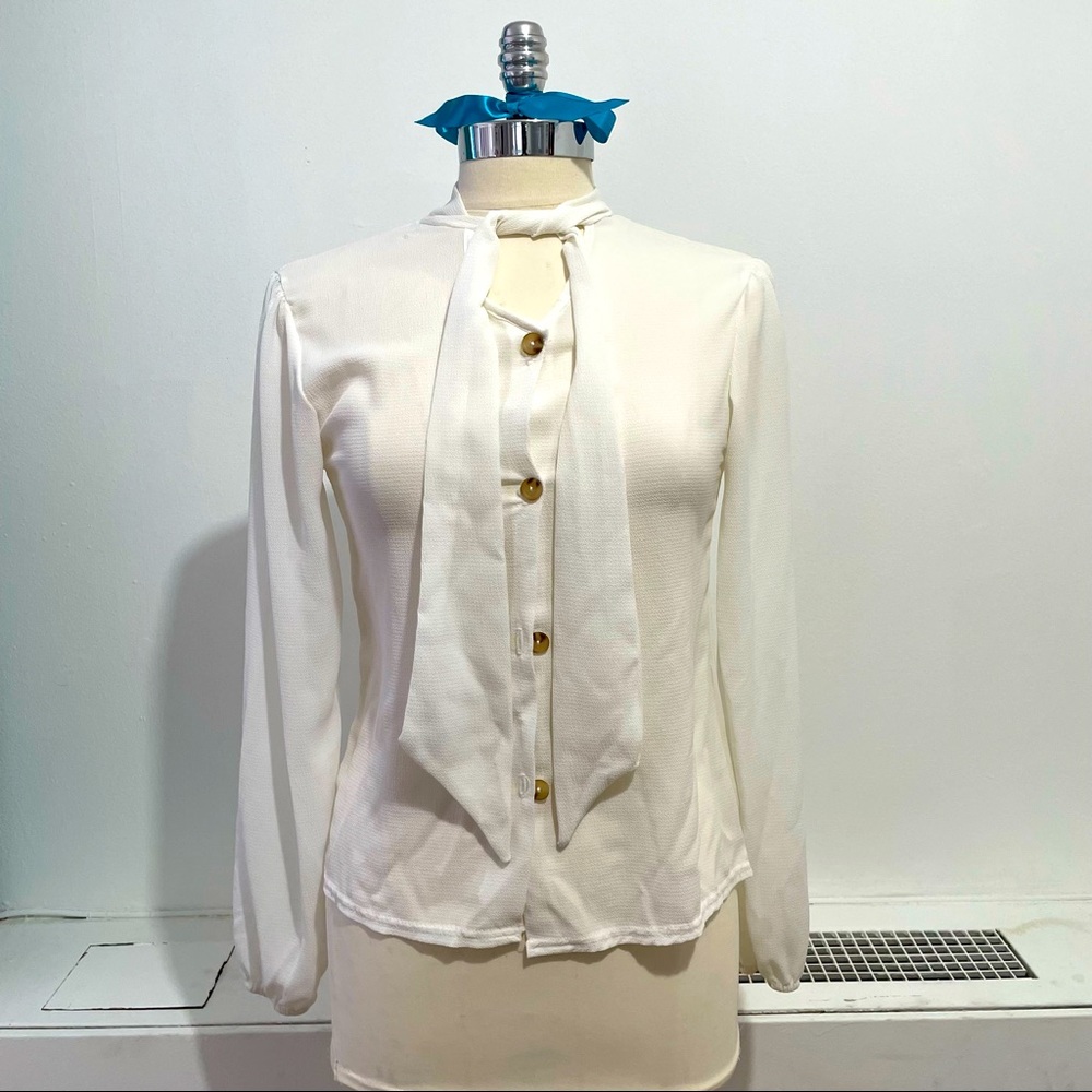 NWOT Boohoo White Blouse with Neck Scarf Button Down Size 4